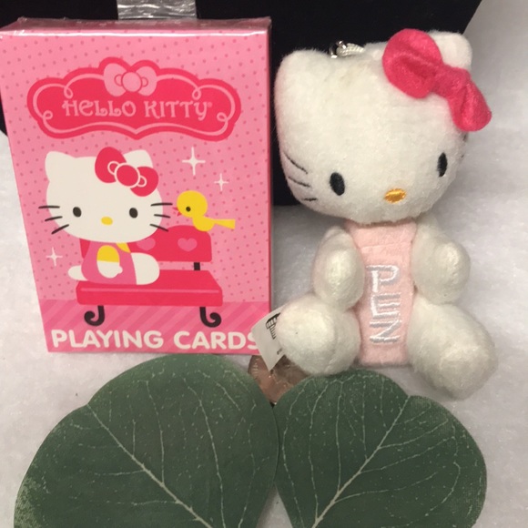 Hello kitty set Vintage belt loop Hello Kitty Pez case w/ playing card - Japan - Picture 9 of 13